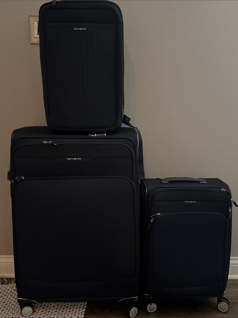 Samsonite Never Used Navy blue 3-Piece Spinner Luggage Set - Softside Travel Bag